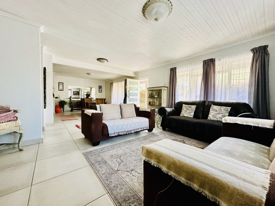6 Bedroom Property for Sale in Onrus Western Cape